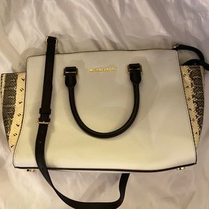 Micheal Kors Handbag with duster